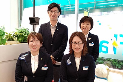 店内・スタッフの紹介02